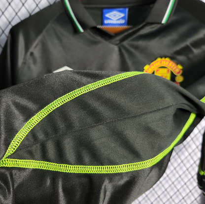 Manchester United – Maillot Extérieur Rétro Noir – 1998/1999 – Version Fan