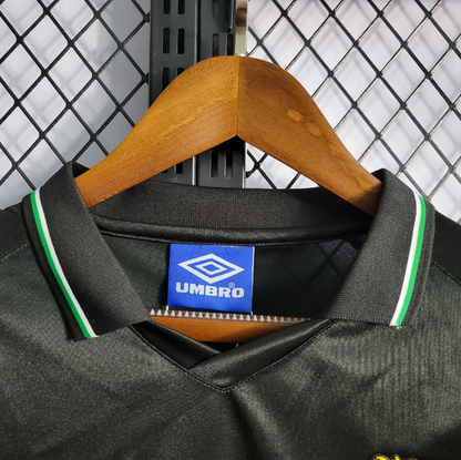 Manchester United – Maillot Extérieur Rétro Noir – 1998/1999 – Version Fan