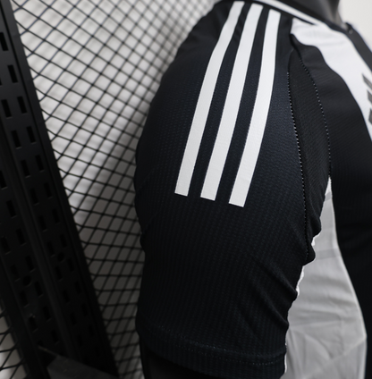 Newcastle United – Maillot Domicile – 2024/2025 – Version Player