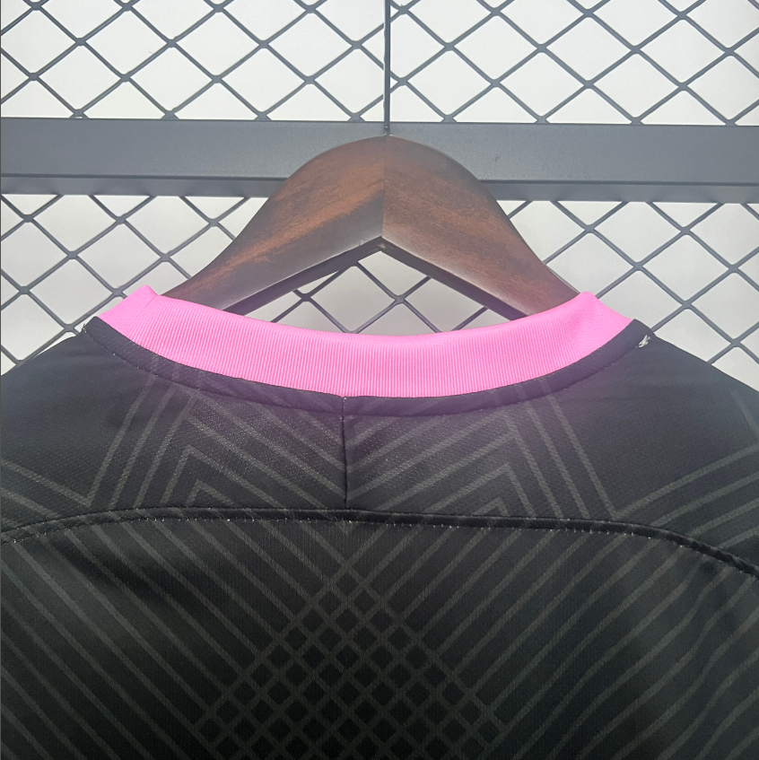 Inter – Special Edition Noir / Rose