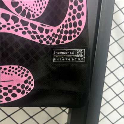 Inter Milan – Maillot Concept Noir et Rose – 2024/2025 – Version Fan