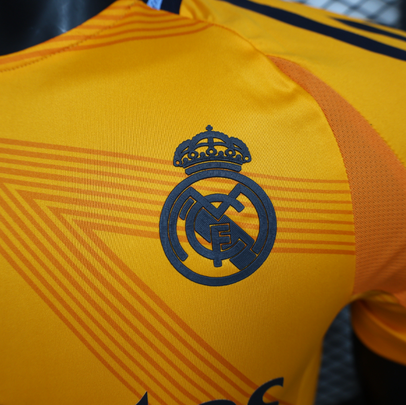 Real Madrid — Maillot Extérieur 2024/2025 ( Version Player )