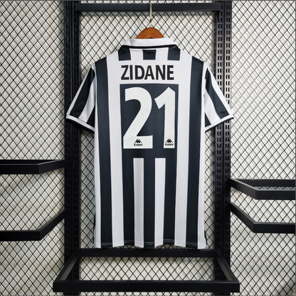 Juventus – Maillot Domicile Rétro – 1997/1998 – Version Player
