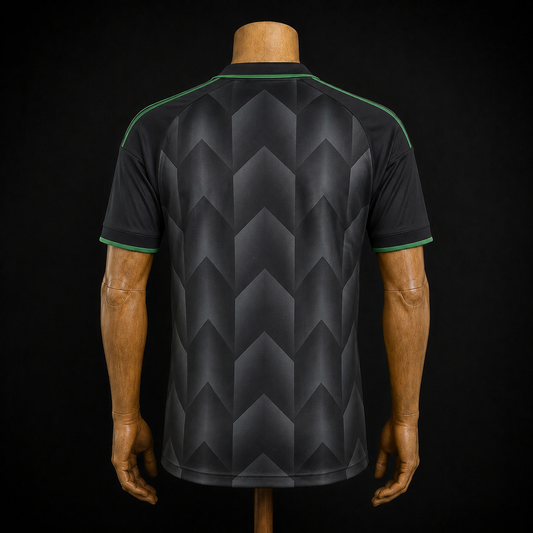 RC Lens maillot extérieur 2026/2027 version Fan vue de dos sur mannequin en bois